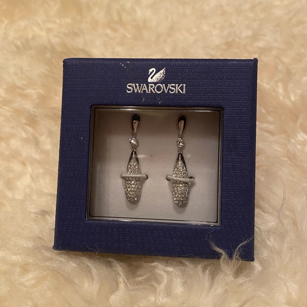 New! Swarovski Crystal Drop Earrings